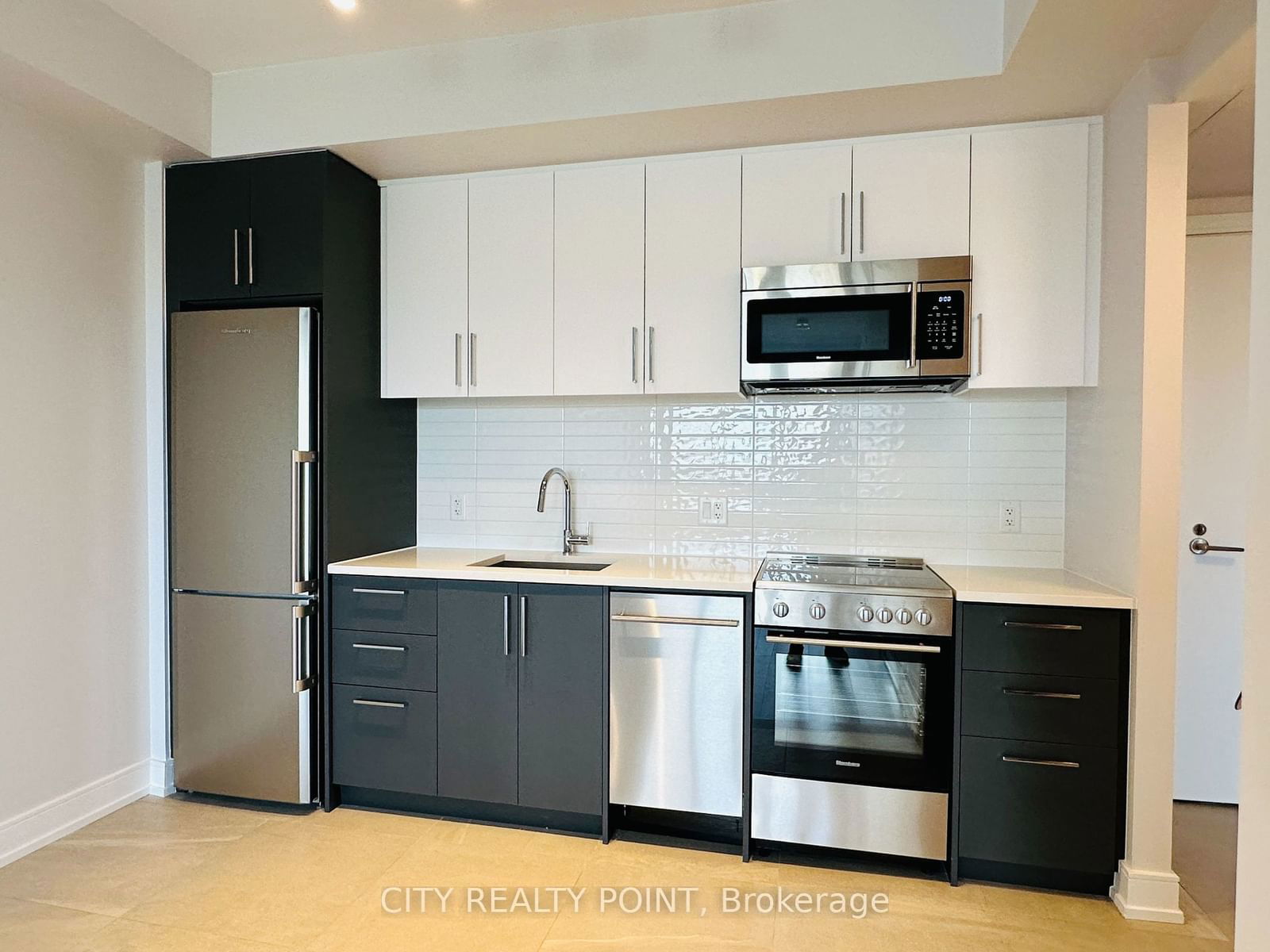 2525 Bathurst St, unit 205 for rent