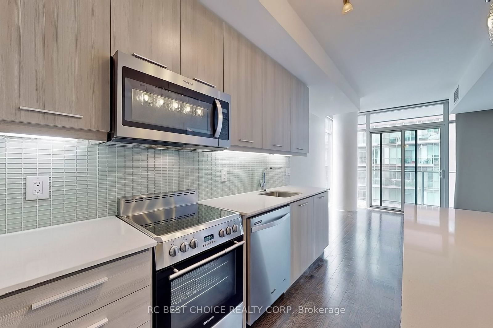 105 George St, unit 411 for sale