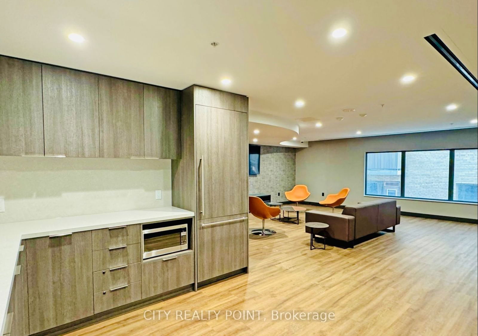 2525 Bathurst St, unit 301 for rent