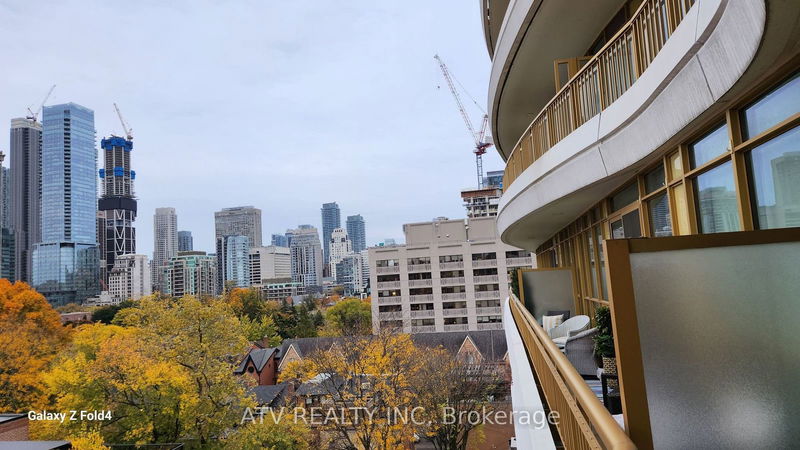 151 Avenue Rd, unit 704 for rent