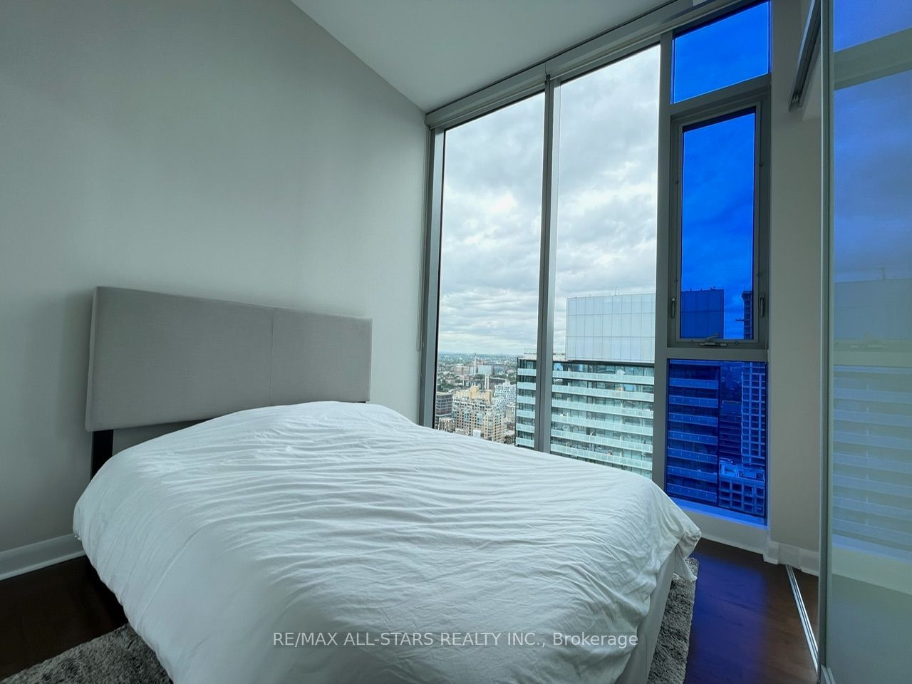 375 King St W, unit LPH3407 for sale