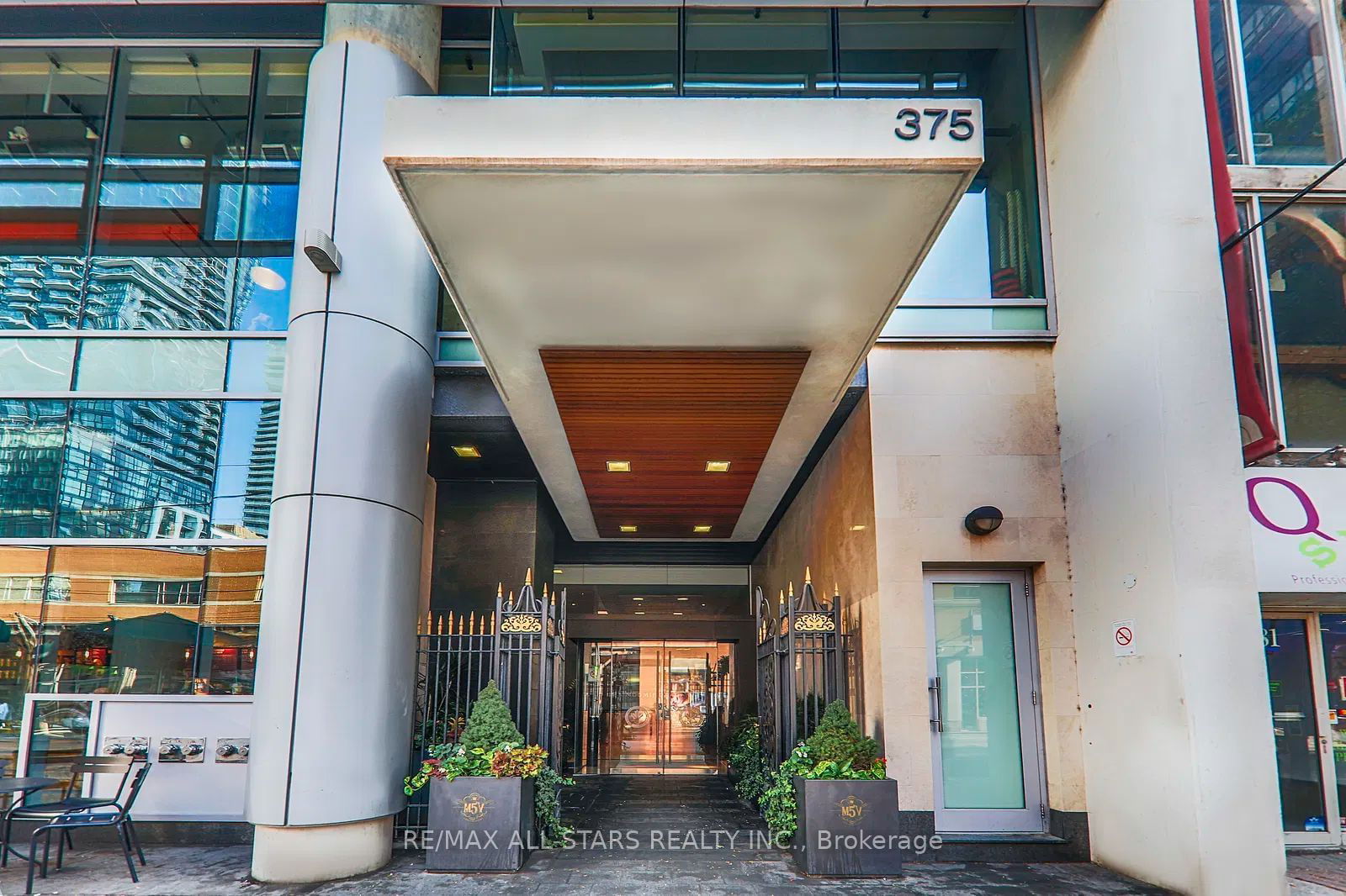 375 King St W, unit LPH3407 for sale