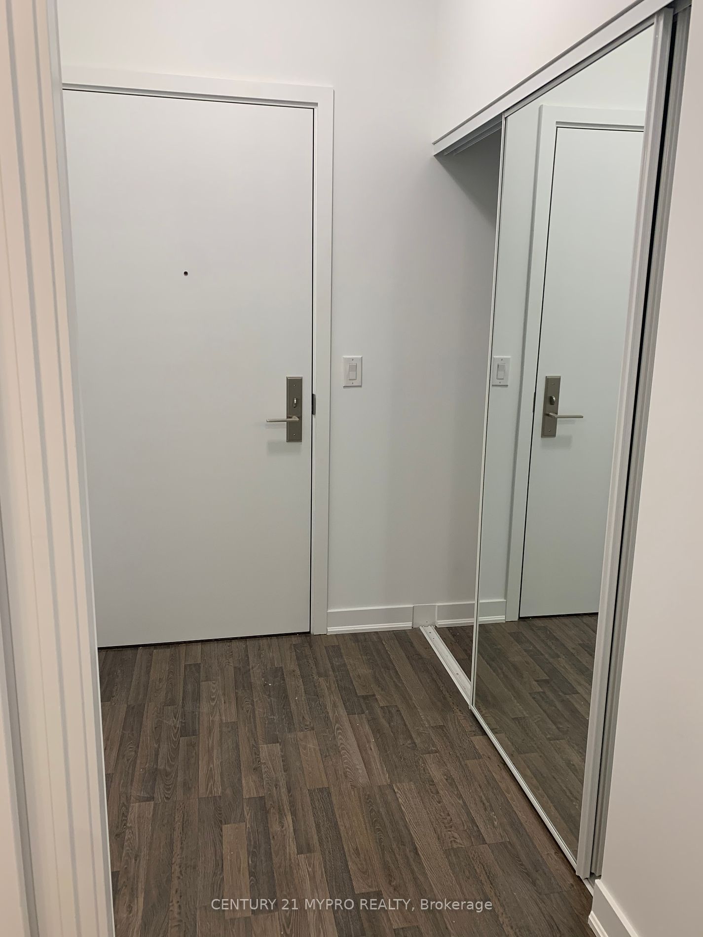 120 Parliament St, unit 1307 for rent