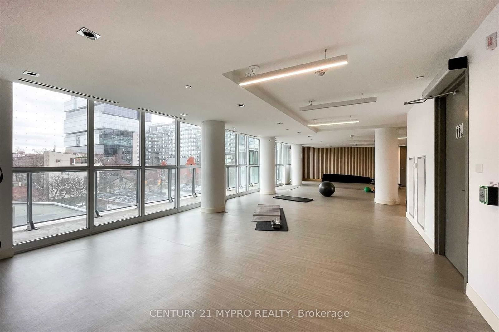 120 Parliament St, unit 1307 for rent