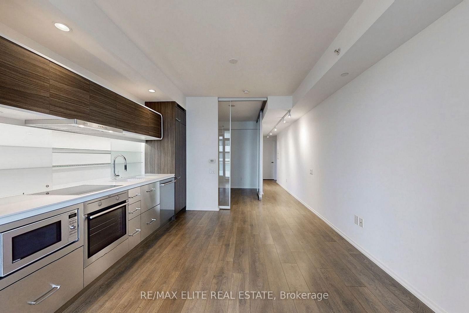 45 Charles St E, unit 4108 for rent