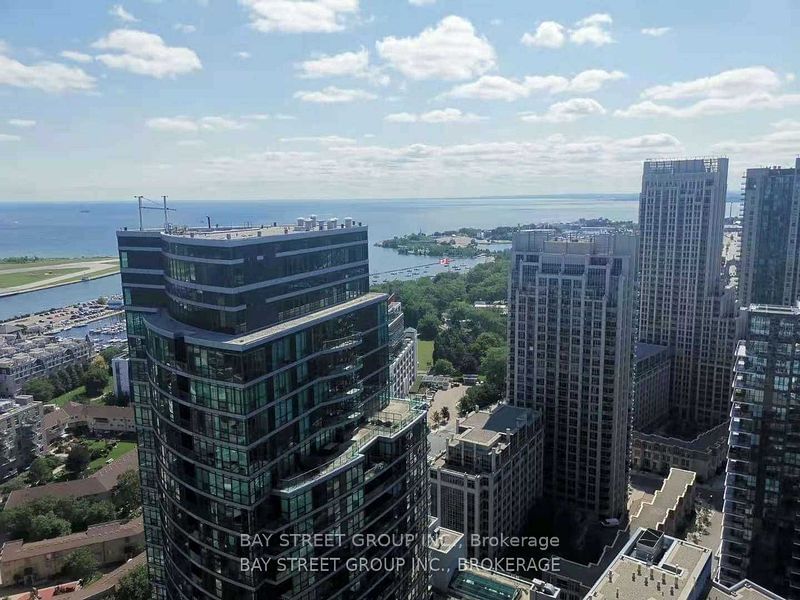 19 Bathurst St, unit 4015 for sale