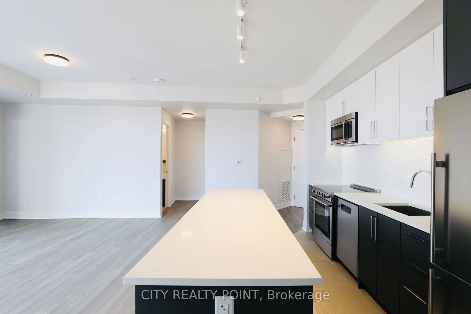 2525 Bathurst St, unit 306 for rent