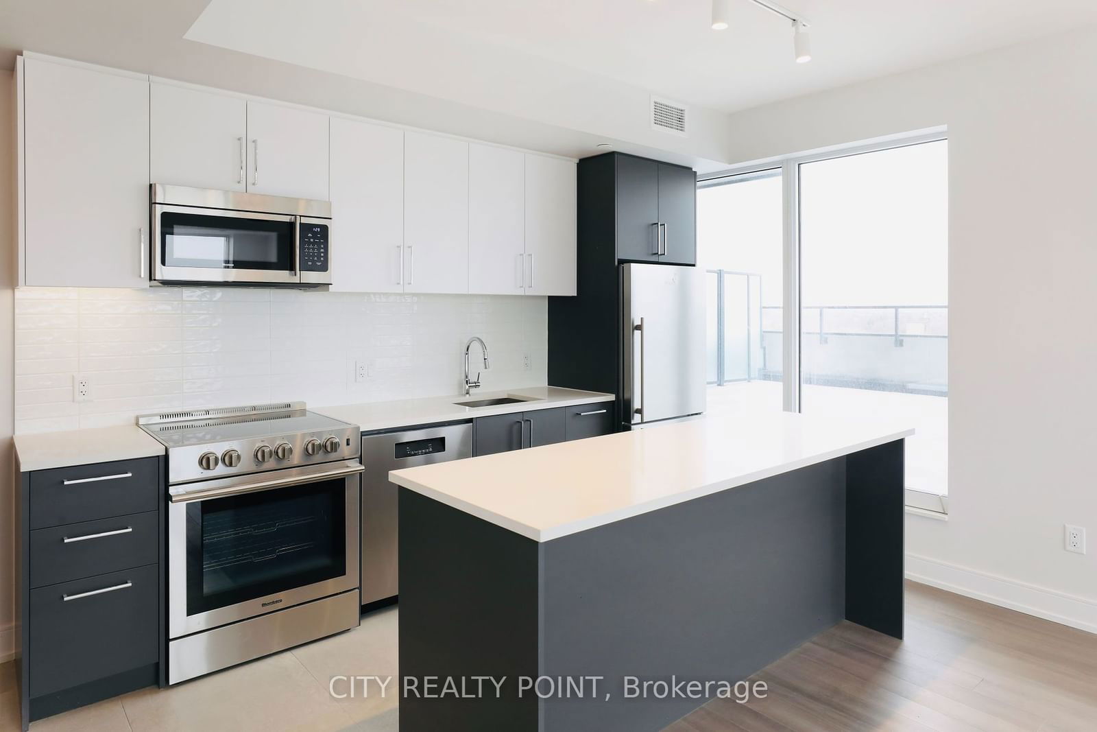 2525 Bathurst St, unit 909 for rent