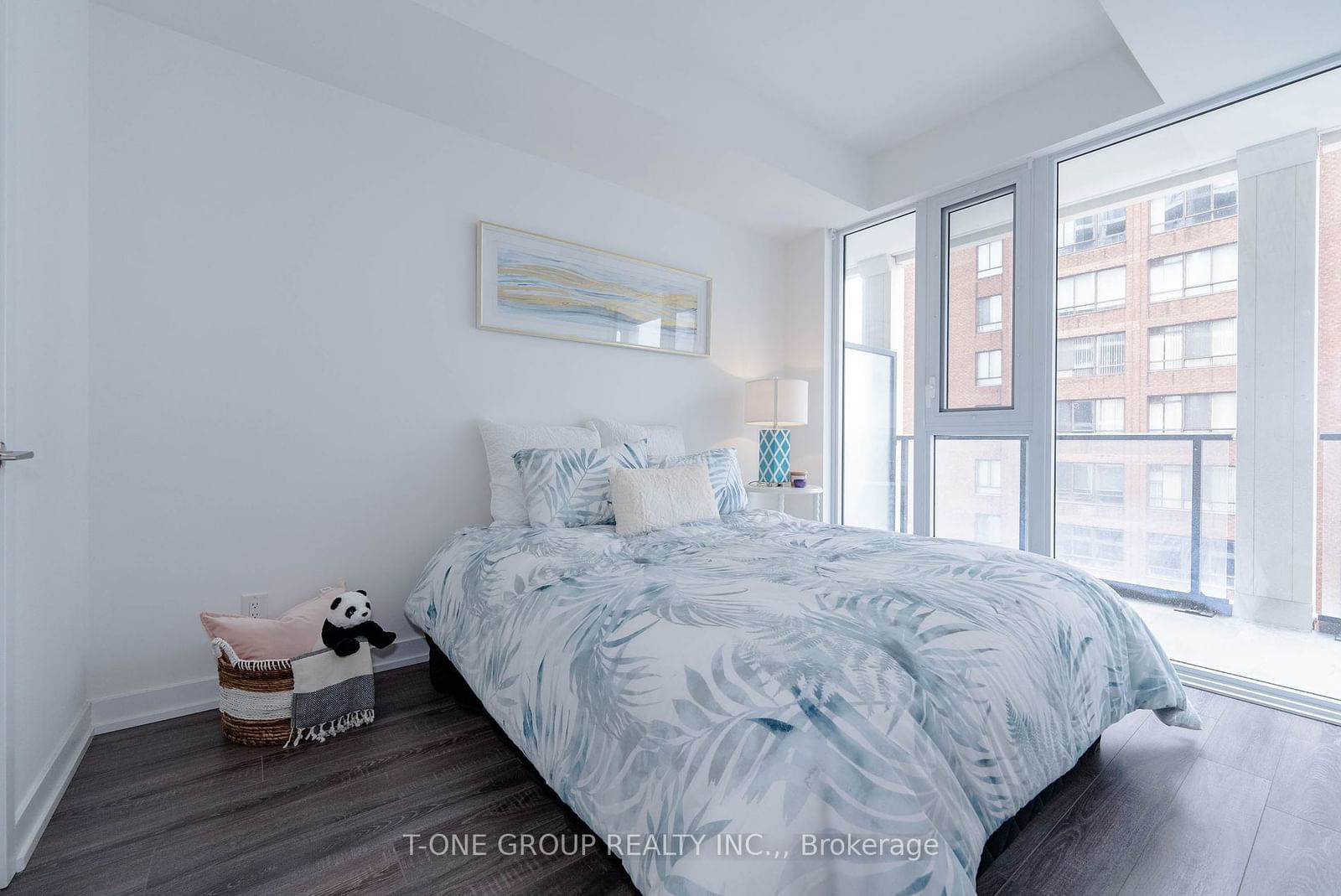 20 Edward St, unit 1712 for sale