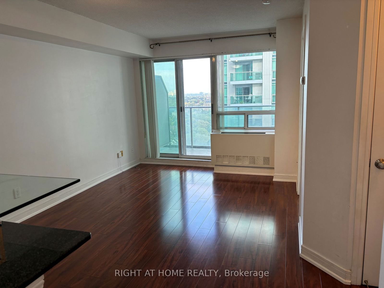 35 Bales Ave, unit 2110 for rent