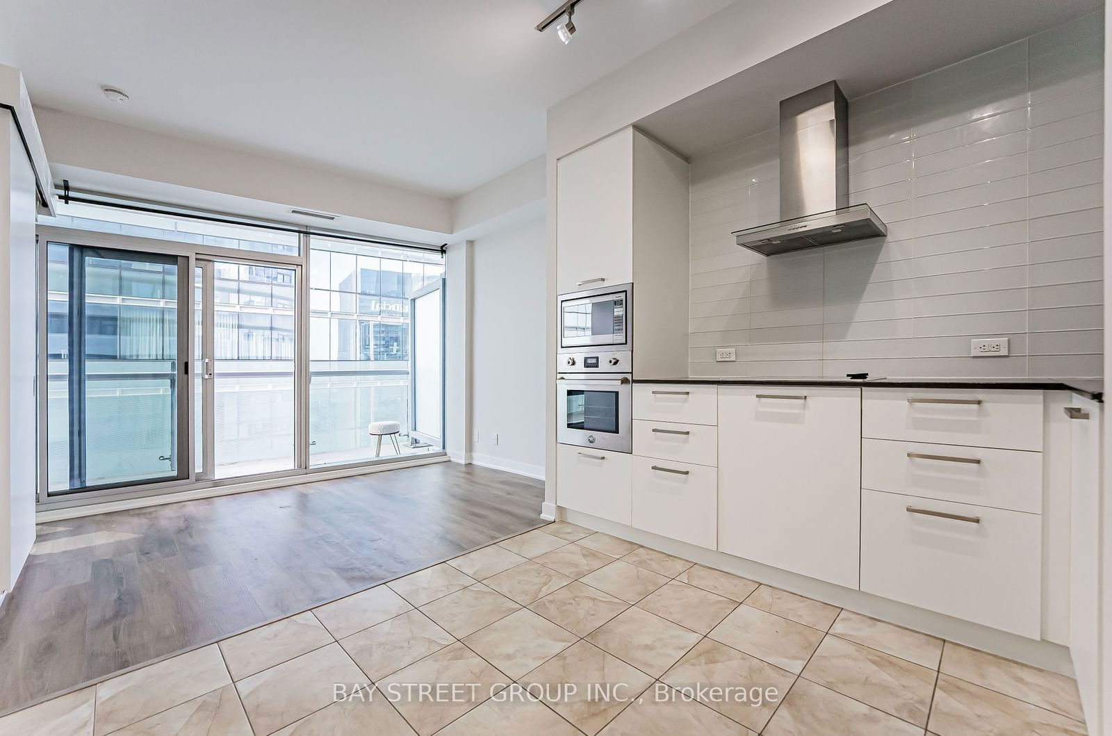 14 York St, unit 3809 for sale