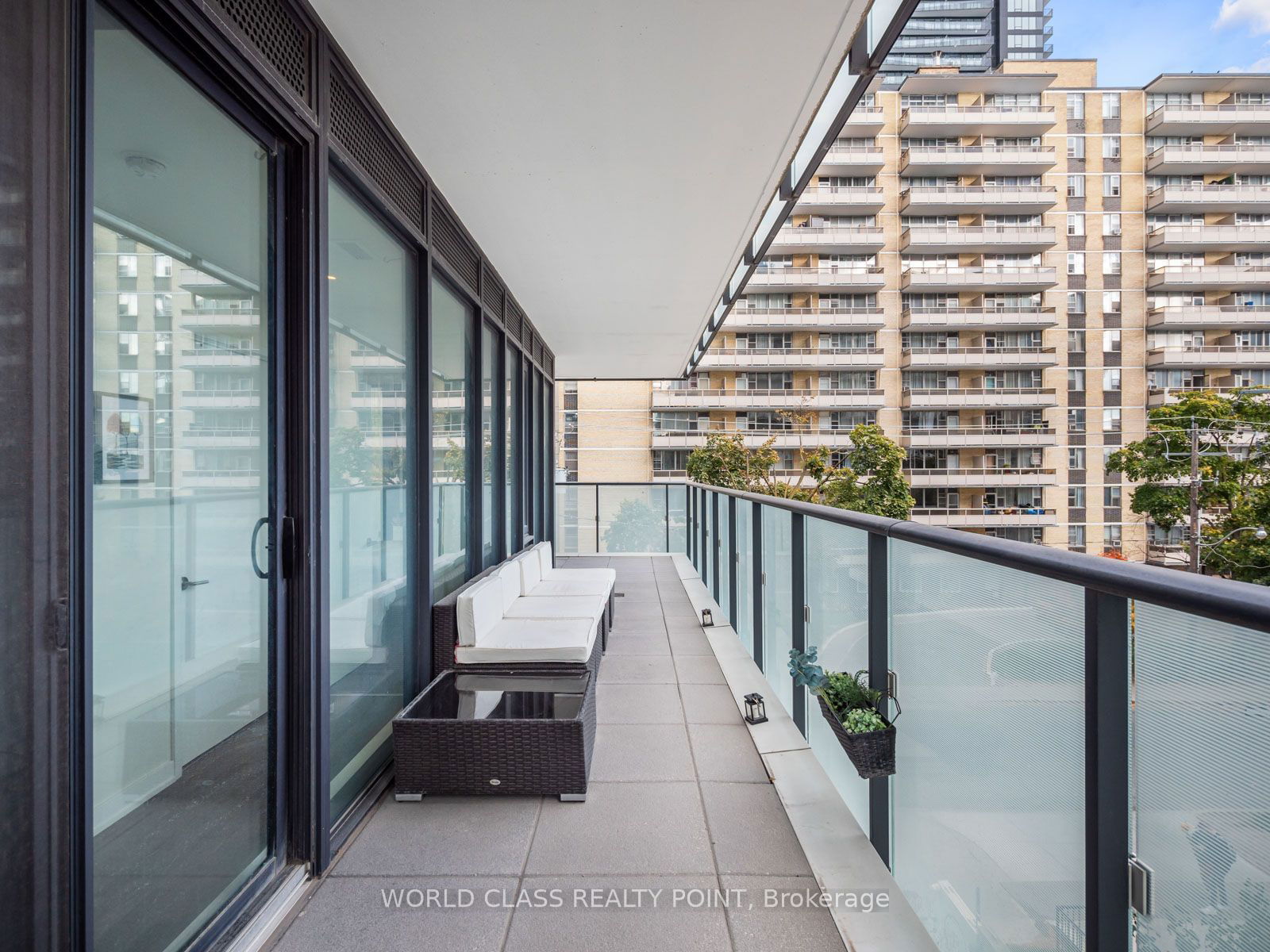 185 Roehampton Ave, unit 208 for sale