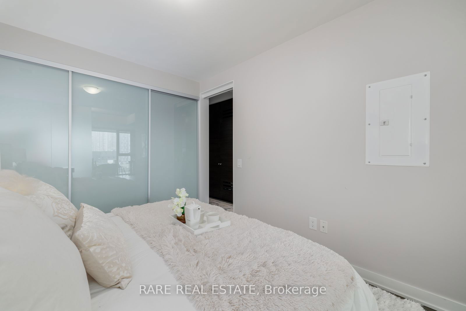 629 King St W, unit 1307 for sale