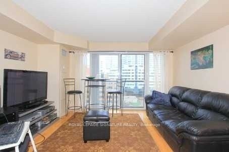 270 Wellington St W, unit 1022 for rent