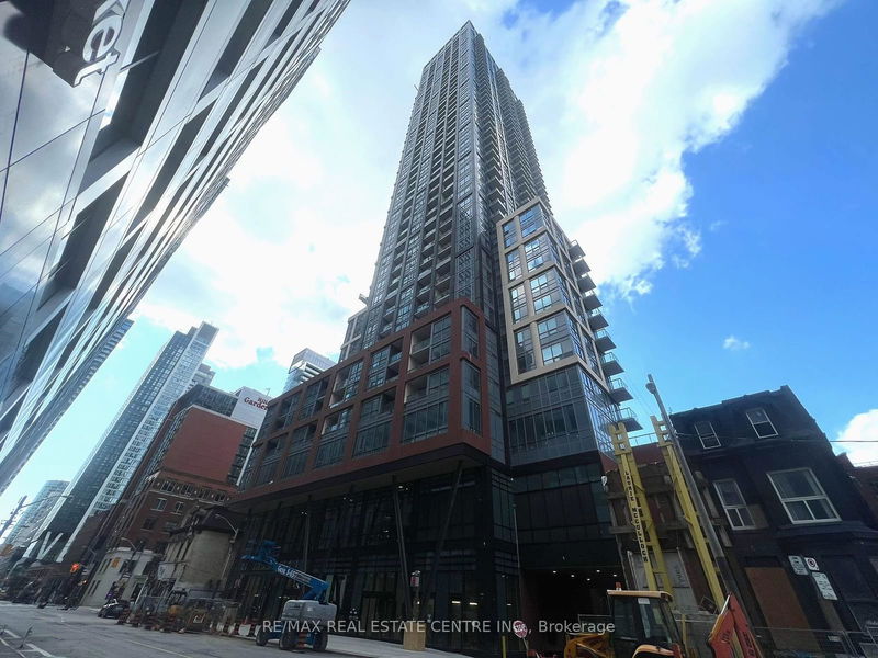 108 Peter St W, unit 725 for rent