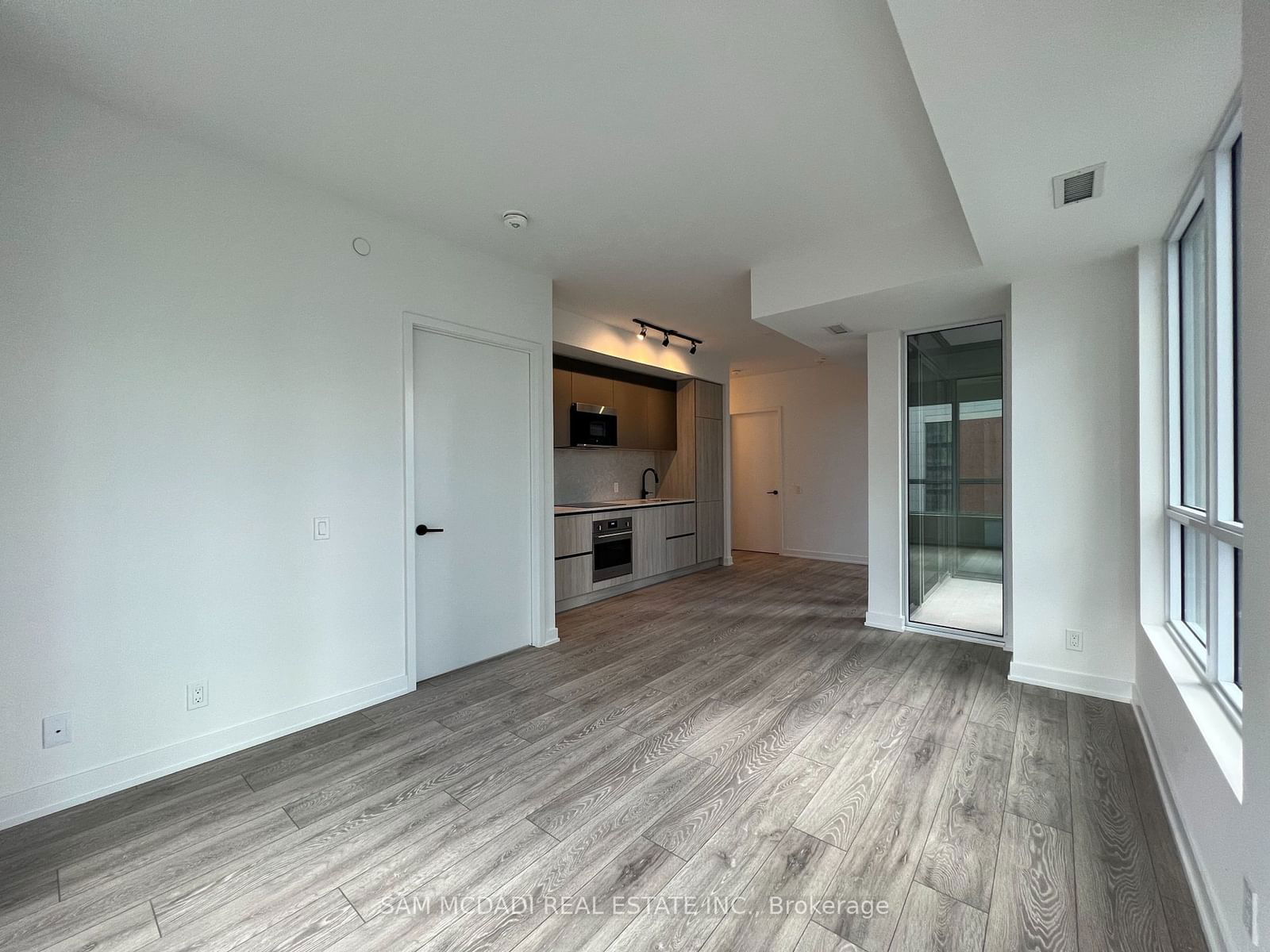 108 Peter St, unit 1202 for rent