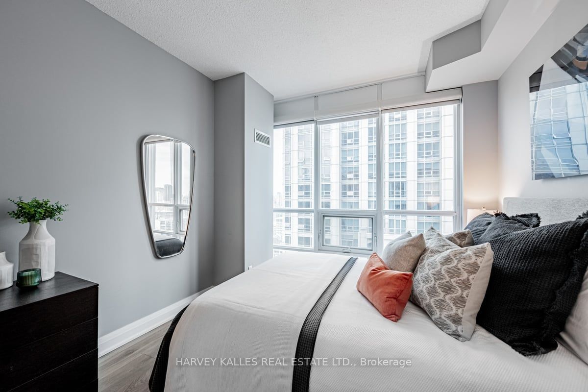 761 Bay St, unit 3313 for sale