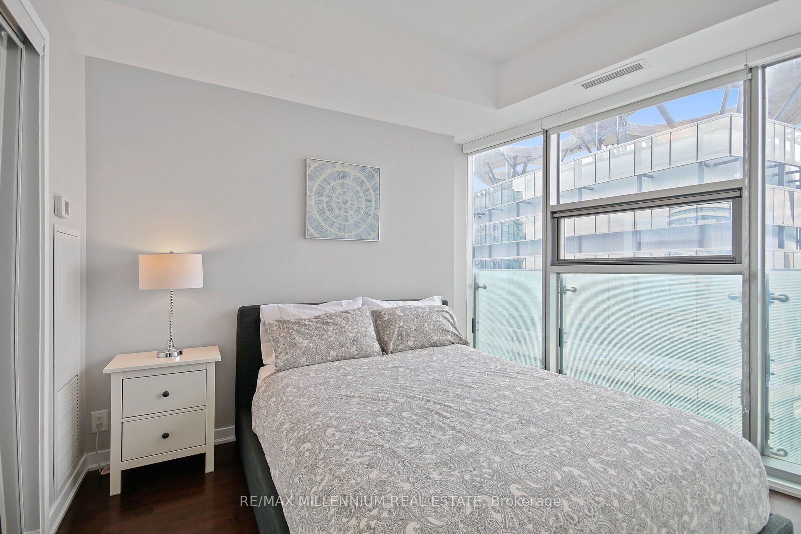 14 York St, unit 6006 for sale