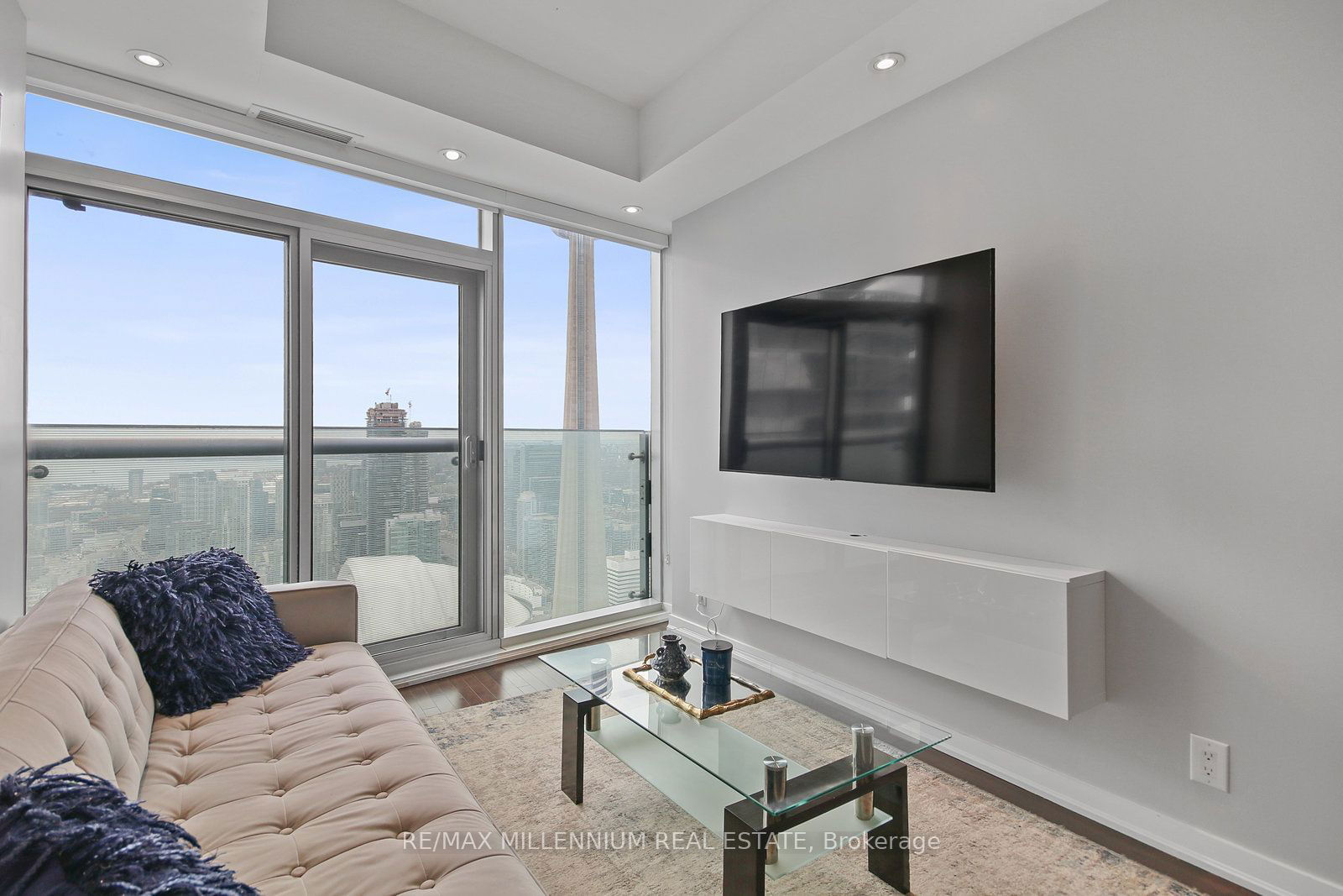 14 York St, unit 6006 for sale