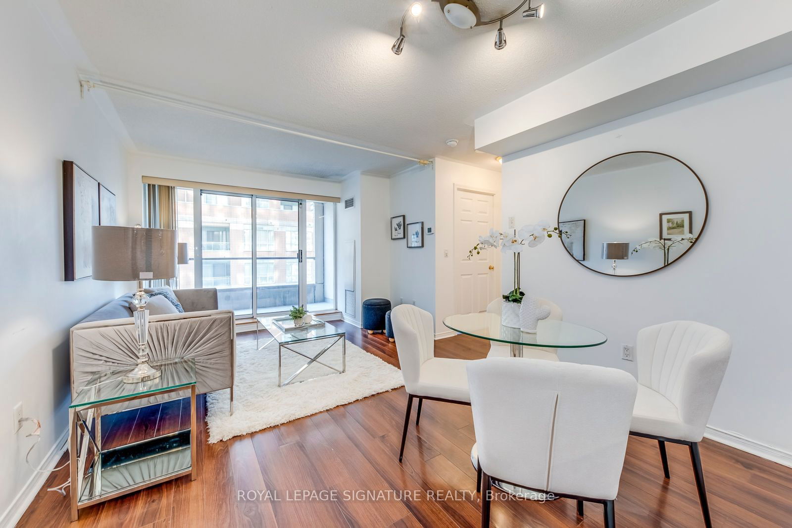 909 Bay St, unit 805 for sale