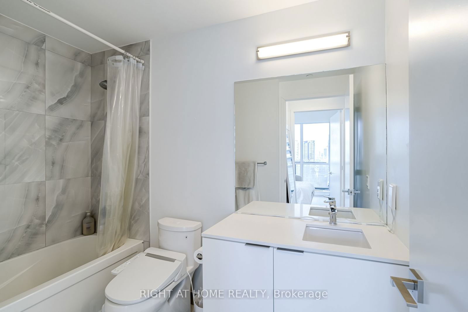 30 Ordnance St, unit 2006 for sale