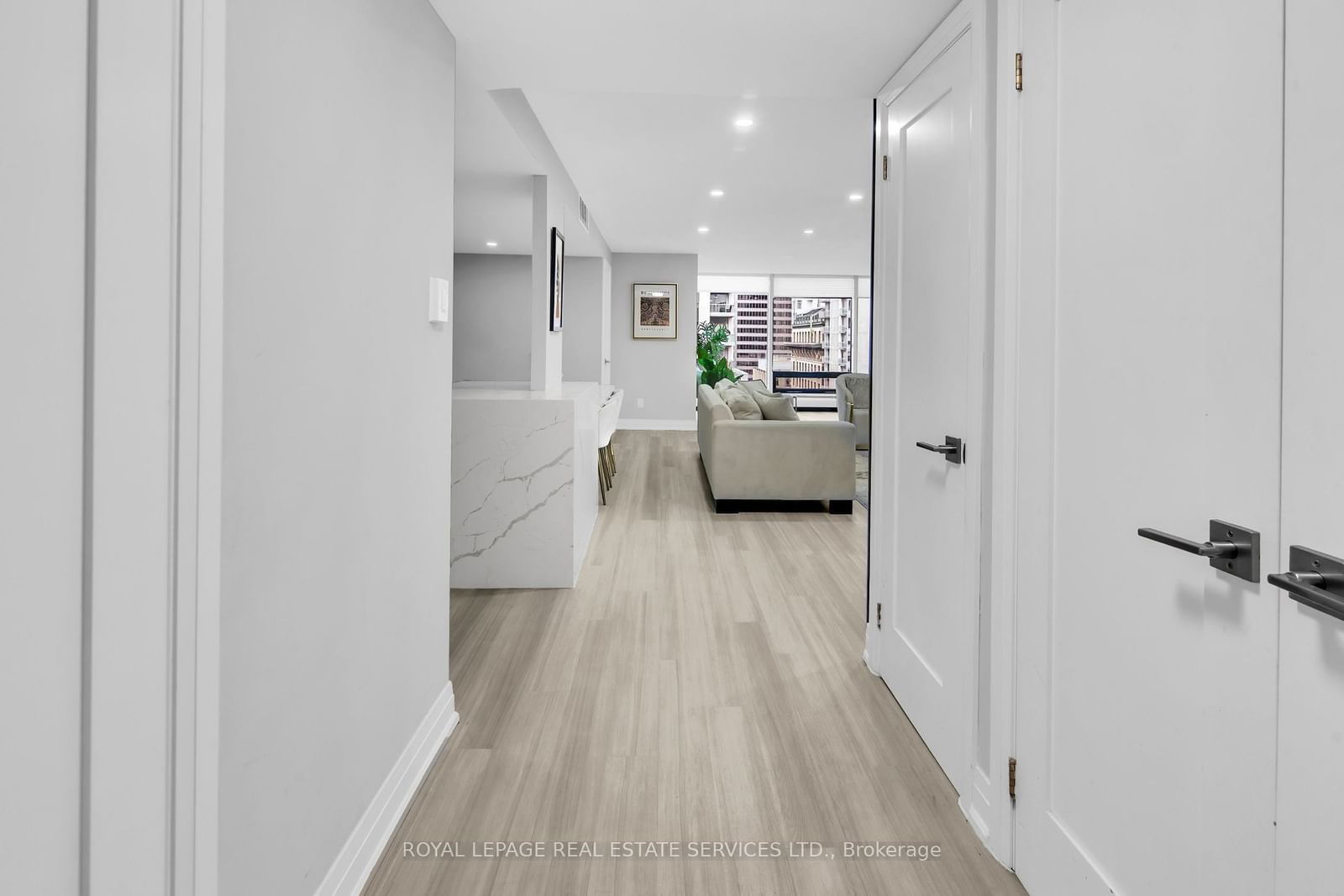 30 Wellington St E, unit 2006 for sale