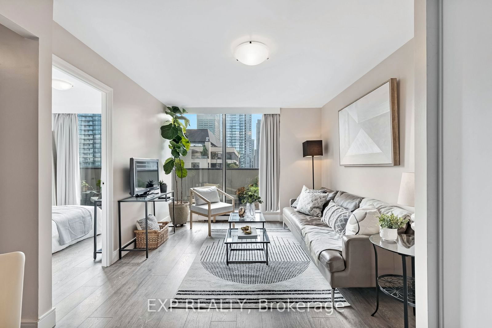 914 Yonge St, unit 1106 for sale