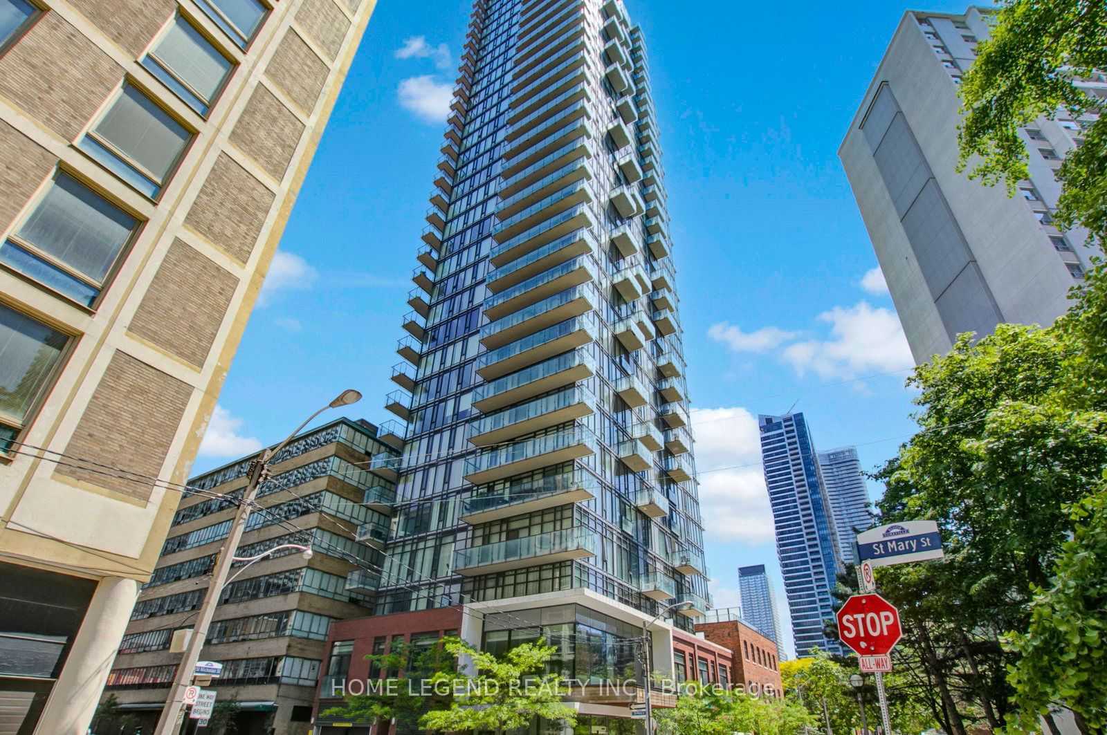 75 St Nicholas St, unit 906 for rent