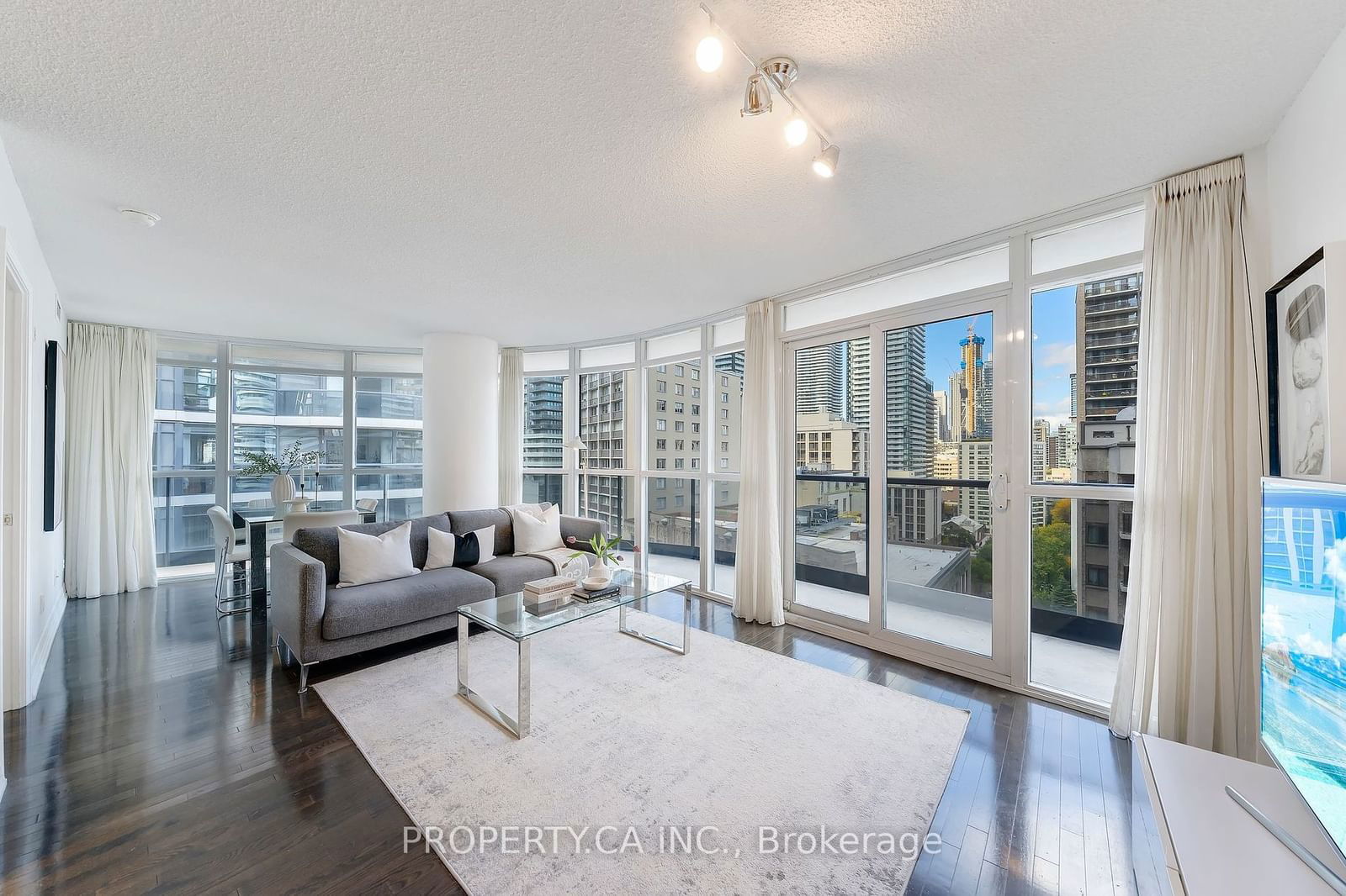 25 Carlton St, unit 1707 for sale