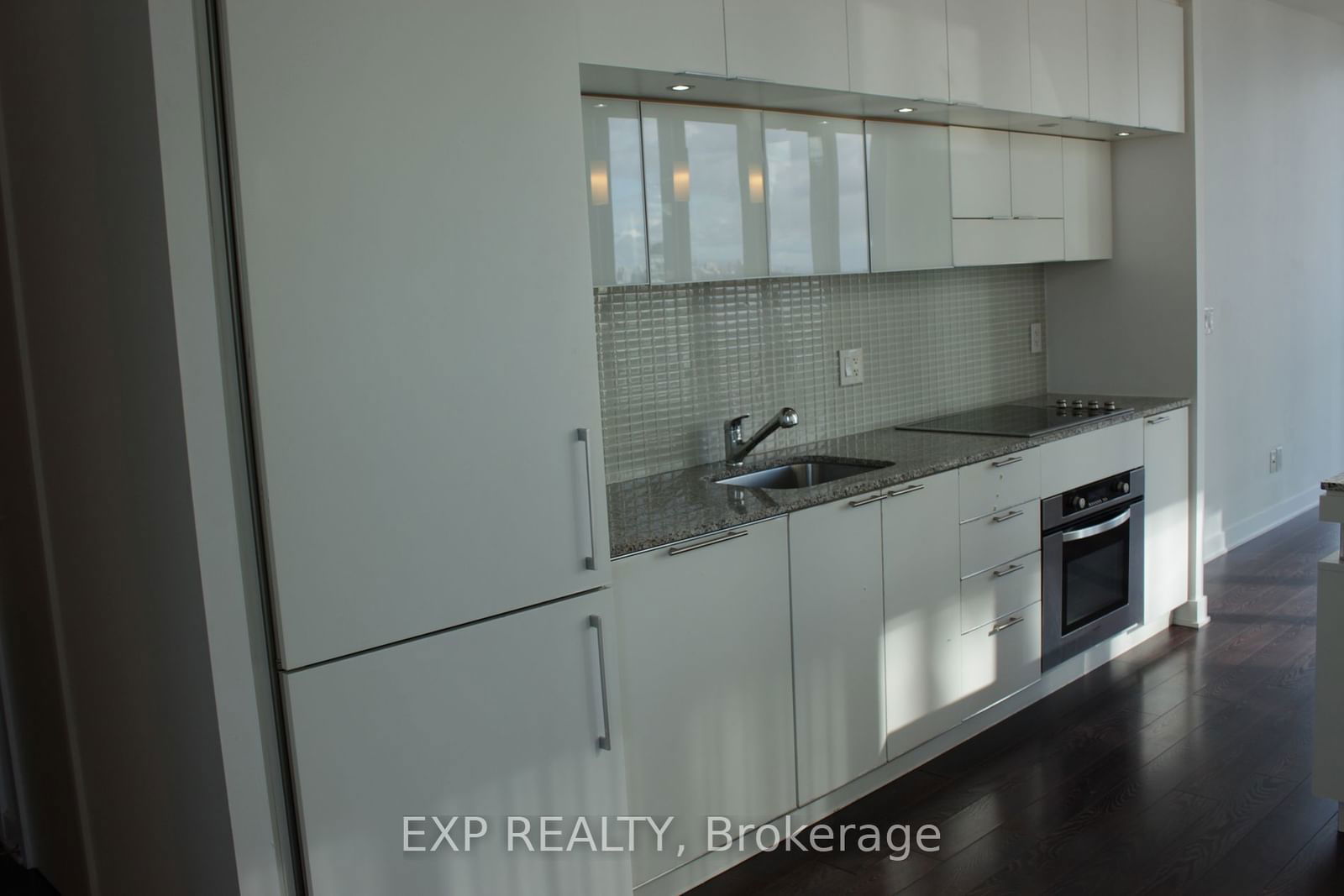 110 Charles St E, unit 3905 for rent