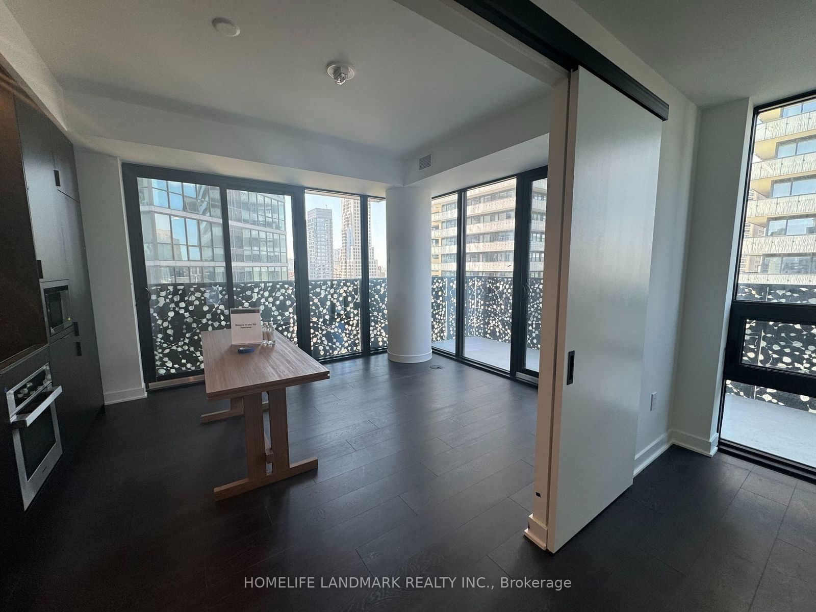 55 Charles St E, unit 2510 for rent