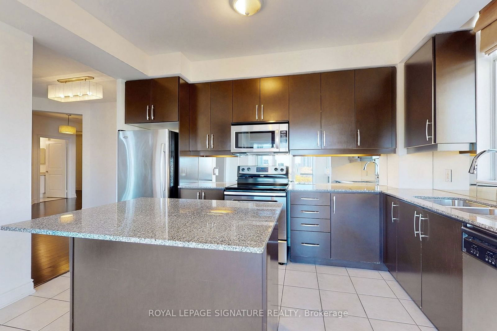 10 Bloorview Pl, unit 720 for rent