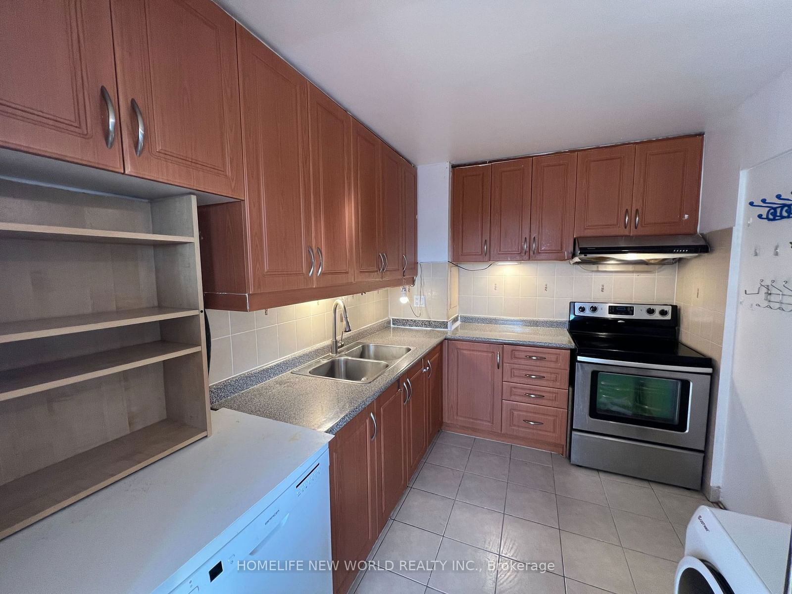 100 Leeward Glwy, unit 605 for rent