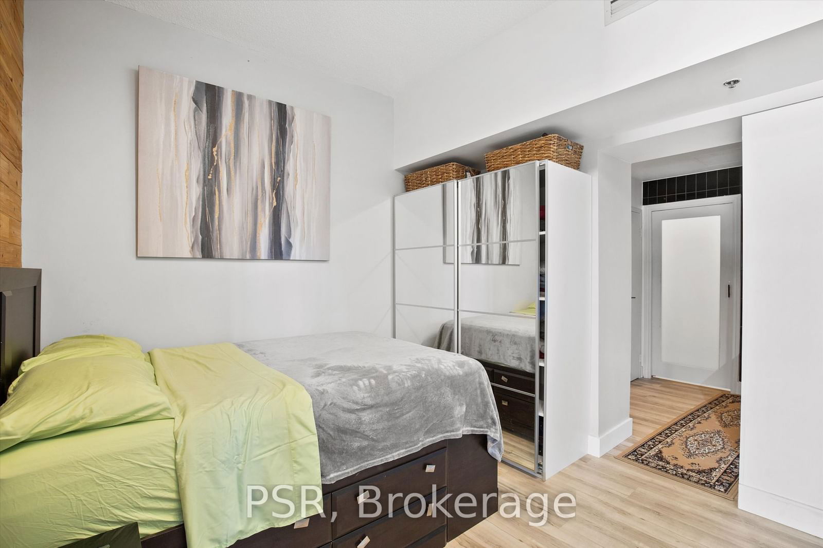 1 King St W, unit 2402 for sale