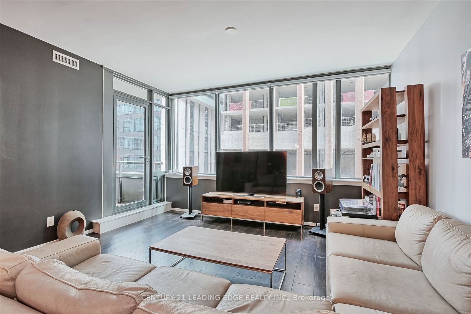 8 Charlotte St, unit 405 for sale