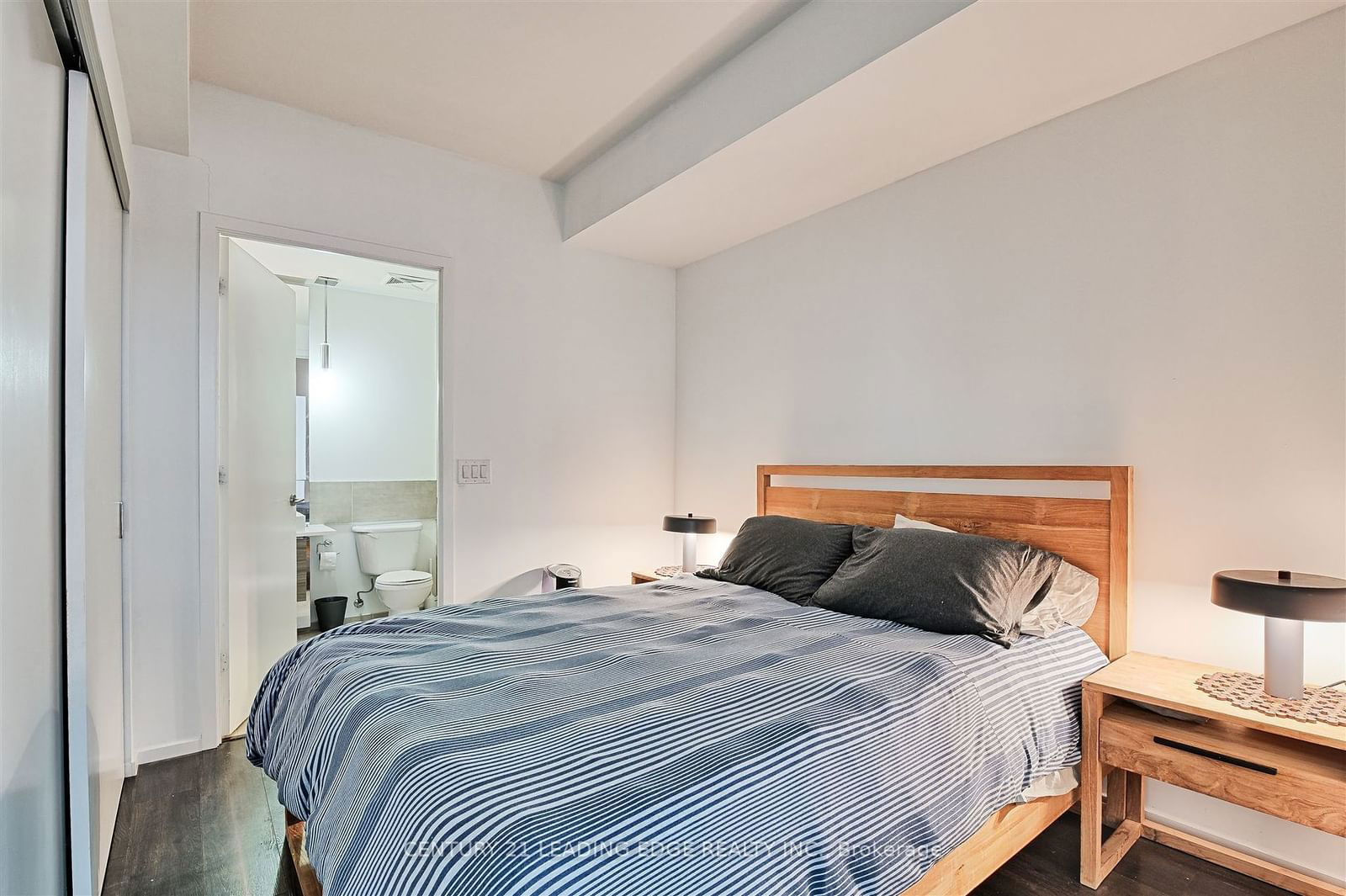 8 Charlotte St, unit 405 for sale