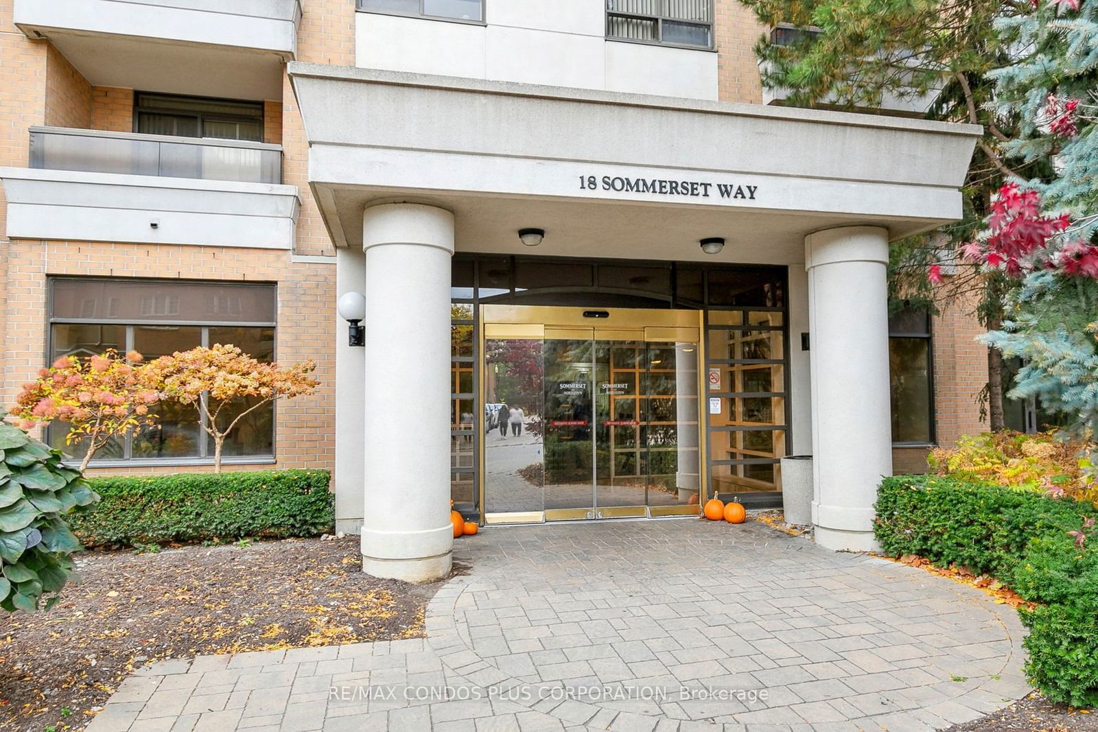 18 Sommerset Way, unit 1113 for rent