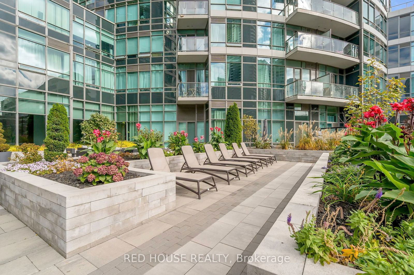 361 Front St W, unit 2711 for sale