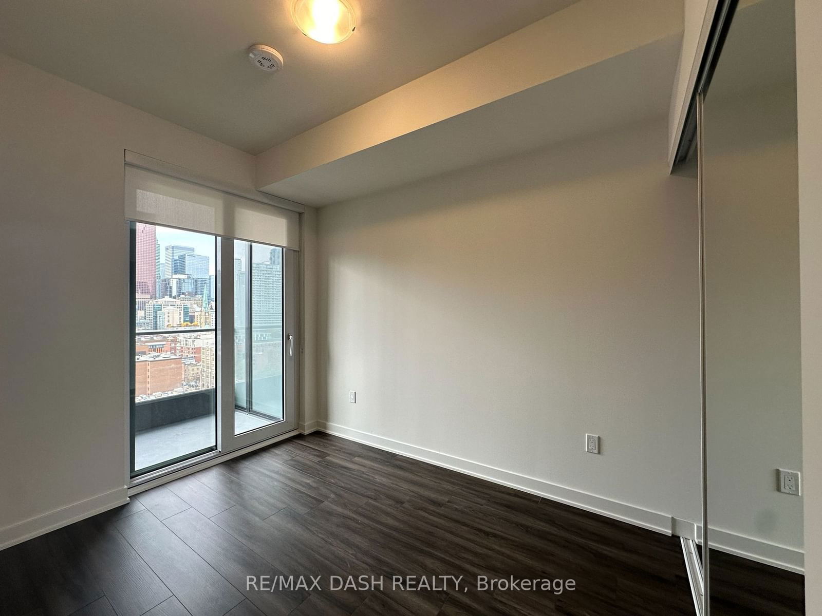 135 Lower Sherbourne St, unit 1651 for rent