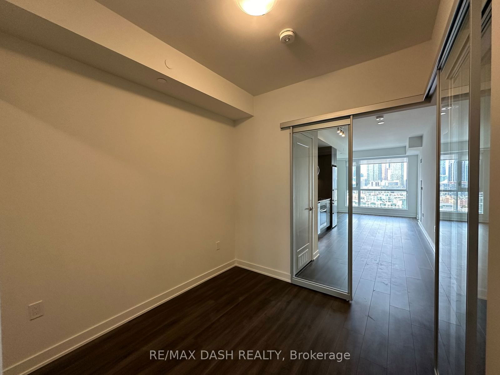 135 Lower Sherbourne St, unit 1651 for rent