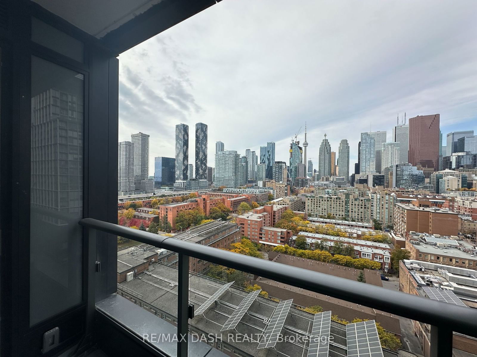 135 Lower Sherbourne St, unit 1651 for rent