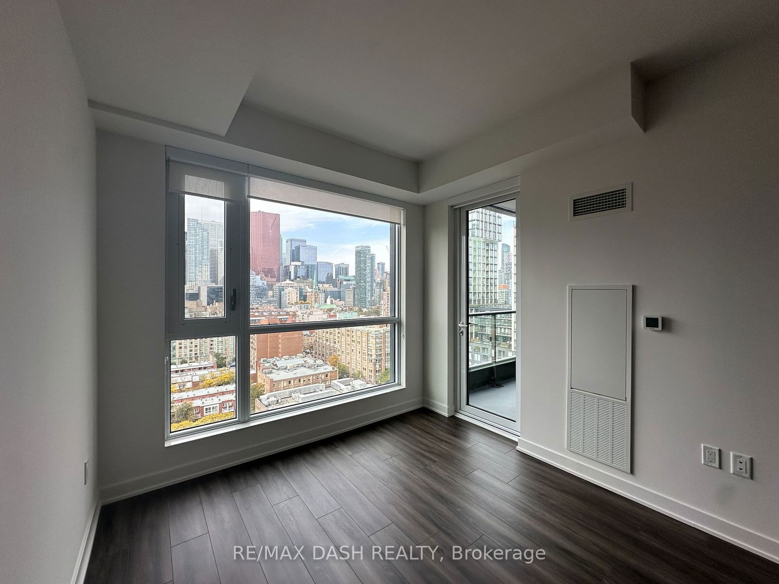 135 Lower Sherbourne St, unit 1651 for rent