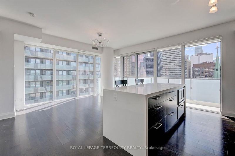 65 St. Mary St, unit 902 for rent