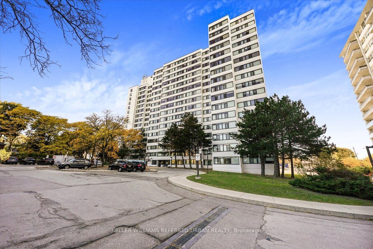 3000 Bathurst St, unit 706 for sale