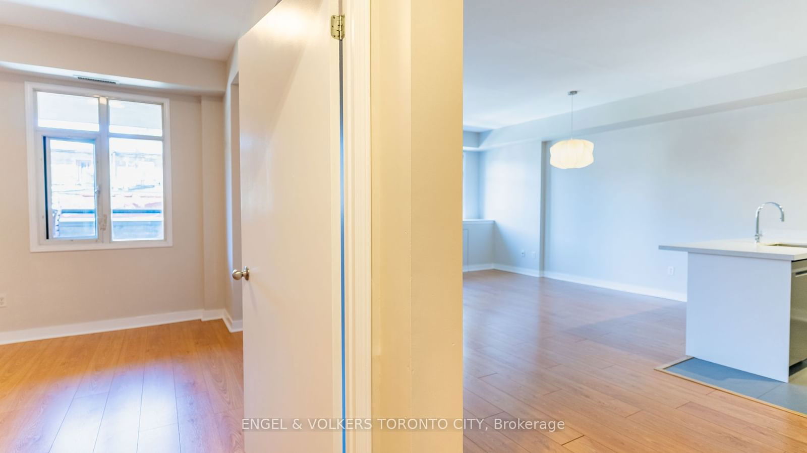 500 Richmond St W, unit 324 for sale