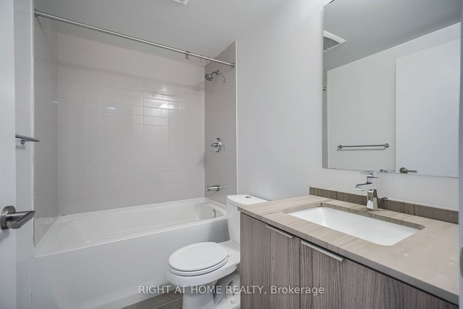 11 Wellesley St W, unit 4305 for rent