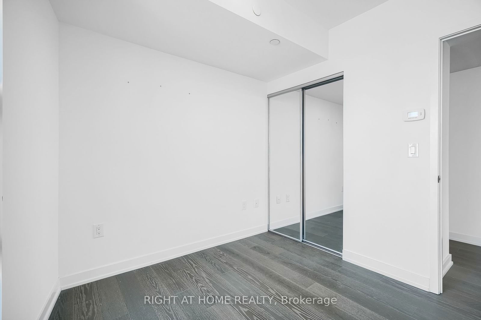 11 Wellesley St W, unit 4305 for rent