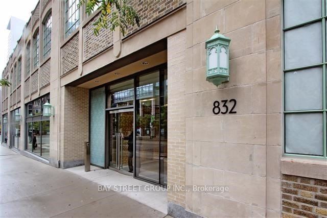 832 Bay St, unit 1410 for rent