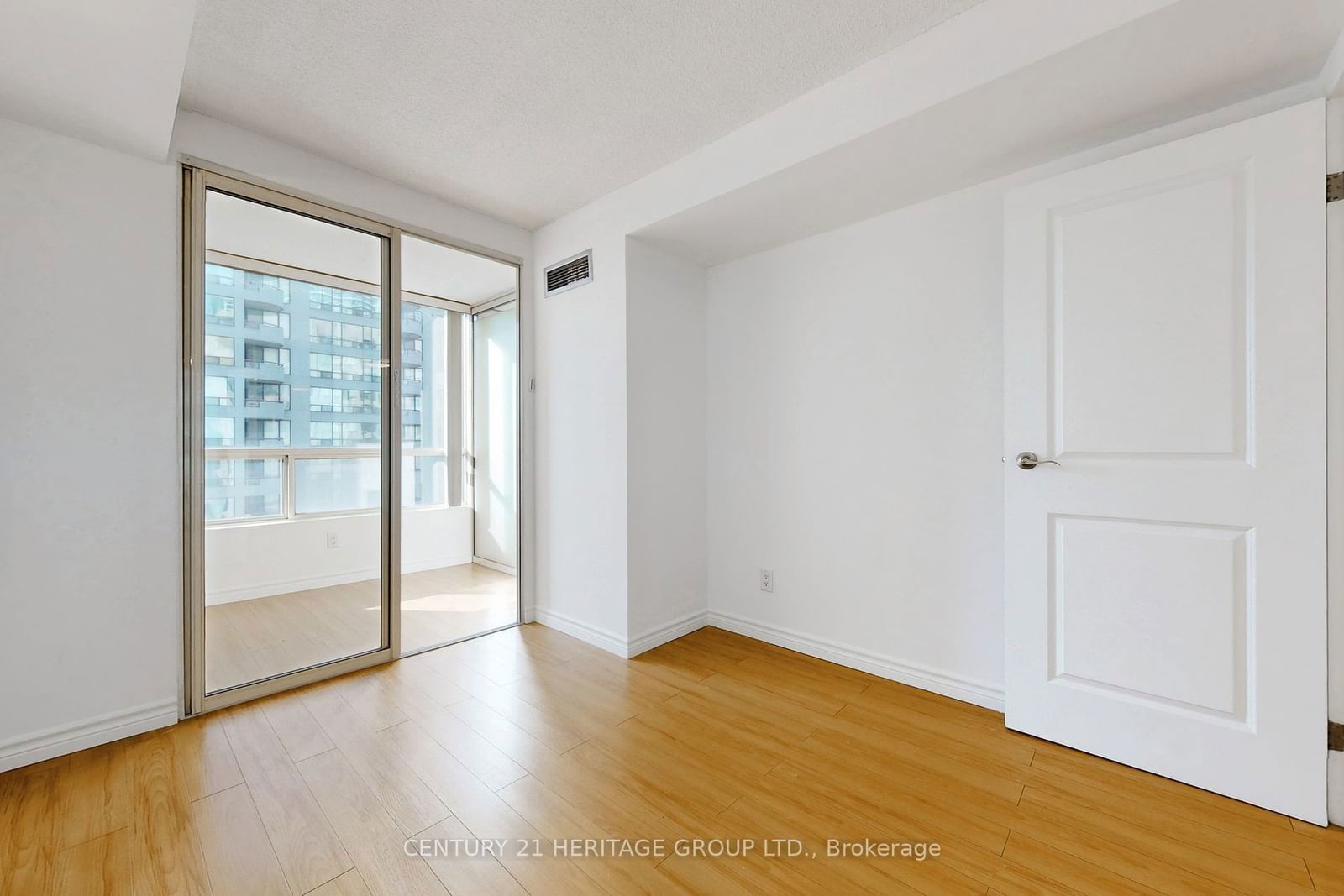 5785 Yonge St, unit 905 for sale