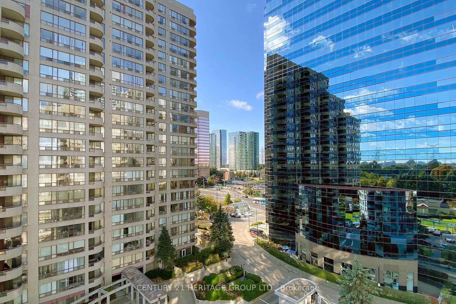 5785 Yonge St, unit 905 for sale